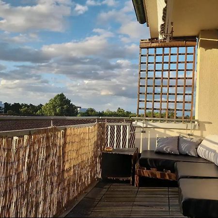 Budget Suite Mit Balkon - Privatzimmer In Wohnung - Netflix & Minibar Inklusive 코블렌츠 외부 사진