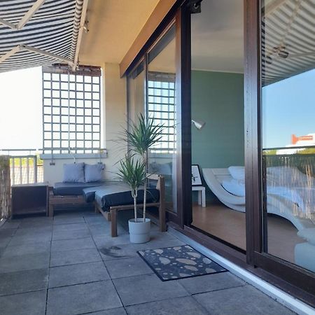 Budget Suite Mit Balkon - Privatzimmer In Wohnung - Netflix & Minibar Inklusive 코블렌츠 외부 사진
