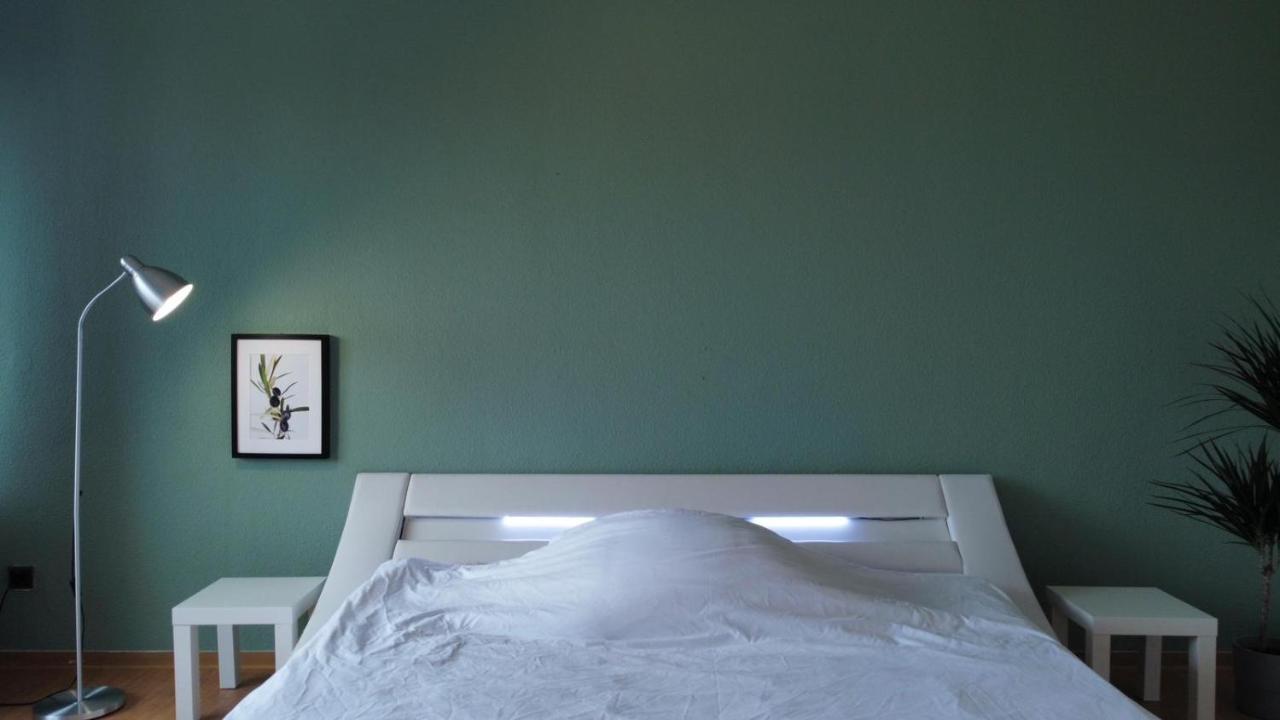 Budget Suite Mit Balkon - Privatzimmer In Wohnung - Netflix & Minibar Inklusive 코블렌츠 외부 사진