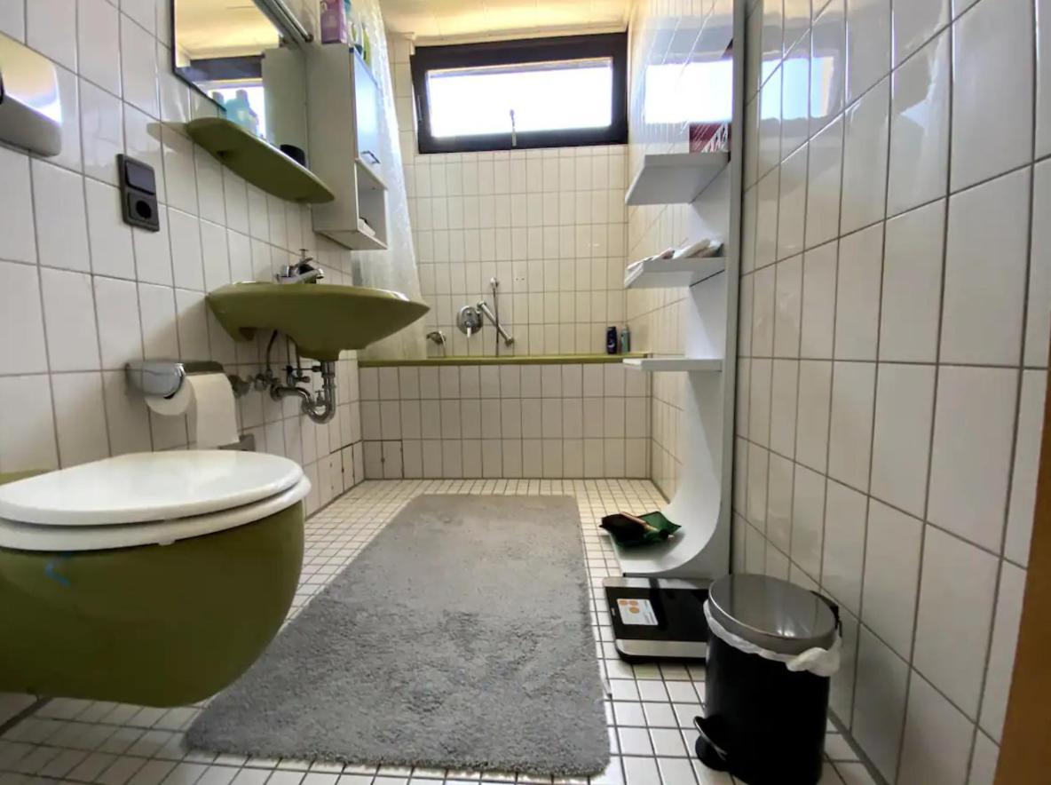 Budget Suite Mit Balkon - Privatzimmer In Wohnung - Netflix & Minibar Inklusive 코블렌츠 외부 사진