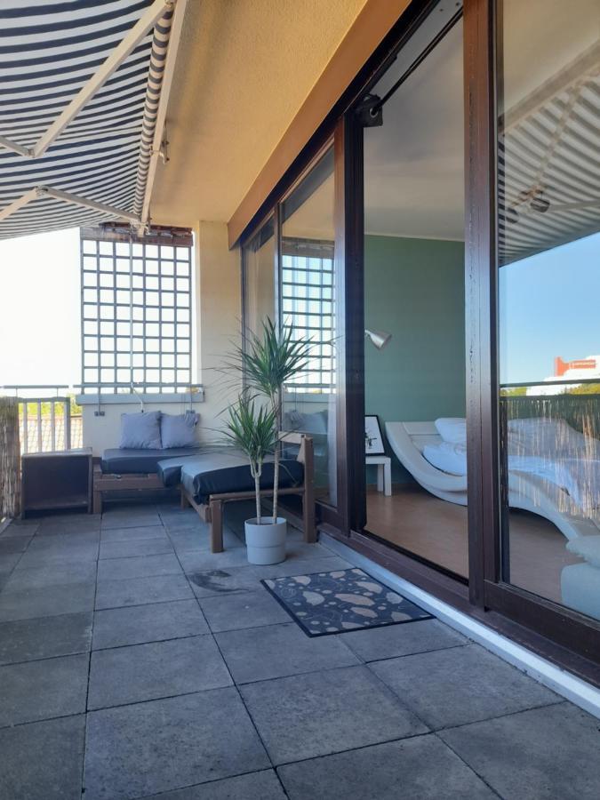 Budget Suite Mit Balkon - Privatzimmer In Wohnung - Netflix & Minibar Inklusive 코블렌츠 외부 사진